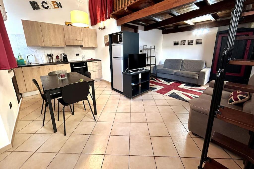 Grazioso Loft A 5 Minuti Dal Centro Di Torino Apartment Exterior photo